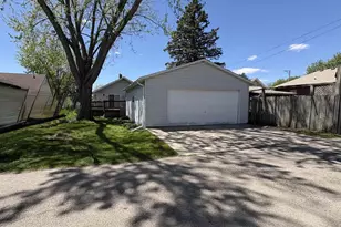 624 N Pine St, Janesville, WI 53548 - Photo 26