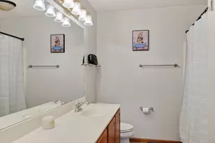 1106 Turnberry Ct, Waunakee, WI 53597 - Photo 36