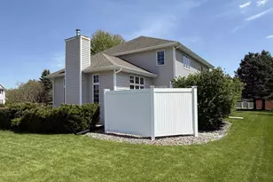 3402 Kingsbridge Dr, Janesville, WI 53546 - Photo 2