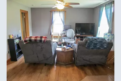 115 Grand Street, Livingston,  53554 - Photo 16