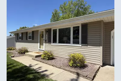 1616 Crestview Street, Janesville, WI 53546 - Photo 2