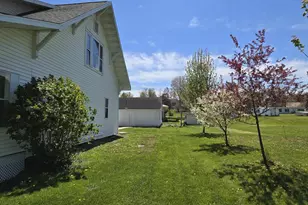 304 Glen St, Kendall, WI 54638 - Photo 4