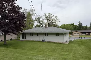 305 Sunset Dr, DeForest, WI 53532 - Photo 4
