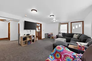 423 Mulberry St, Baraboo, WI 53913 - Photo 12
