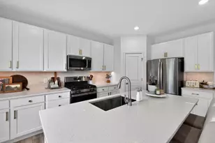 2912 Jackson St, Stoughton, WI 53589 - Photo 10