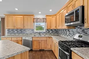 229 Dessa Rain Dr, Reedsburg, WI 53959 - Photo 4