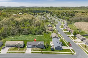229 Dessa Rain Dr, Reedsburg, WI 53959 - Photo 2