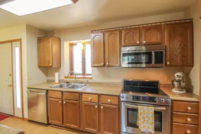 107 Buckingham Court, Cambridge, WI 53523 - Photo 6