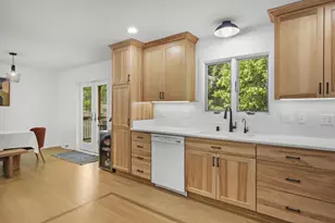 1410 Shirley St, Middleton, WI 53562 - Photo 12