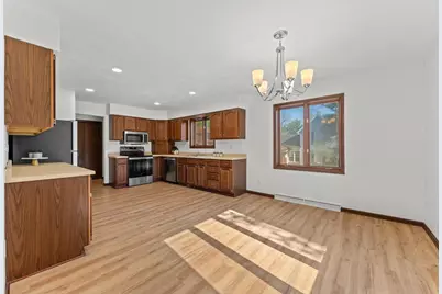 421 Bowman Road, Wisconsin Dells, WI 53965 - Photo 8