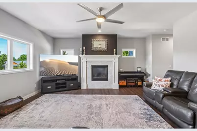 410 Sunset Drive, Lodi, WI 53555 - Photo 8