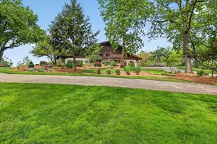 2532 Skyline Dr, Janesville, WI 53548 - Photo 4