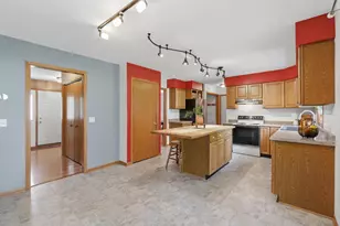 909 Bristol Ct, Stoughton, WI 53589 - Photo 14