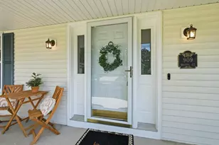 909 Bristol Ct, Stoughton, WI 53589 - Photo 2