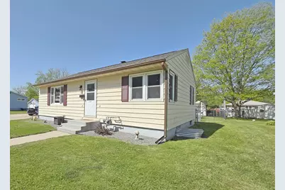 1001 Cornelia Street, Janesville, WI 53545 - Photo 2