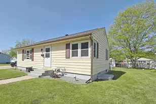 1001 Cornelia St, Janesville, WI 53545 - Photo 2