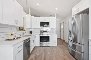 8405 Shale Dr, Madison, WI 53719 - Photo 4