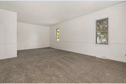 1702 Highland Avenue, Janesville, WI 53548 - Photo 18