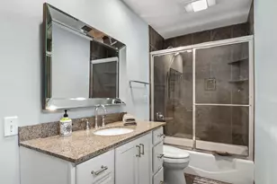 5535 Lake Mendota Dr, Madison, WI 53705 - Photo 14