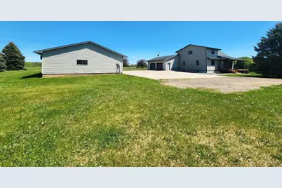 N6526 State Road 22, Pardeeville, WI 53954 - Photo 14