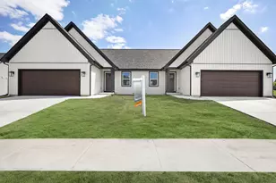 357 Lilac Ln, Stoughton, WI 53589 - Photo 4