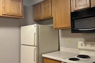 4328 Melody Ln, Madison, WI 53704 - Photo 8