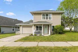 267 Sweet Grass Dr, Sun Prairie, WI 53590 - Photo 2