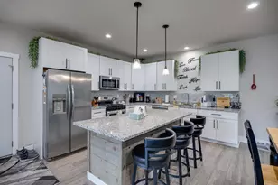 134 Bristle Wy, Edgerton, WI 53534 - Photo 4