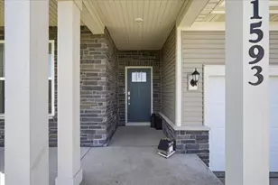 1593 N Thompson Rd, Sun Prairie, WI 53590 - Photo 4
