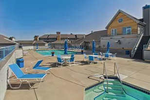 5383 Mariner's Cove Dr, Madison, WI 53704 - Photo 10