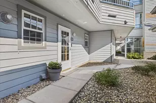 5383 Mariner's Cove Dr, Madison, WI 53704 - Photo 4