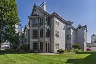 5383 Mariner's Cove Dr, Madison, WI 53704 - Photo 16