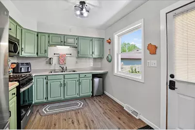 1926 Scott Lane, Madison, WI 53704 - Photo 10