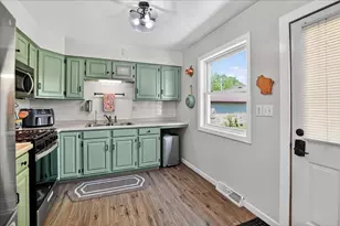 1926 Scott Ln, Madison, WI 53704 - Photo 10