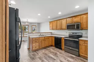 311 Douglas Ct, Barneveld, WI 53507 - Photo 4