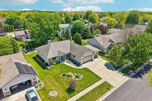 1004 Ganser Dr, Waunakee, WI 53597 - Photo 4