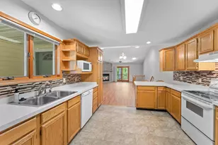 1711 Hillcrest Dr, Baraboo, WI 53913 - Photo 16