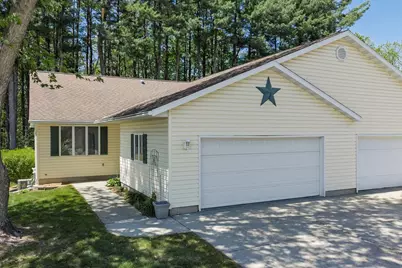 1711 Hillcrest Drive, Baraboo, WI 53913 - Photo 1