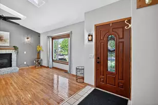 117 Knutson Dr, Madison, WI 53704 - Photo 2