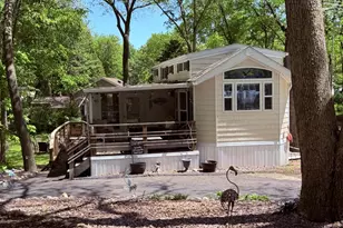 247 Leisure Way, Edgerton, WI 53534 - Photo 2