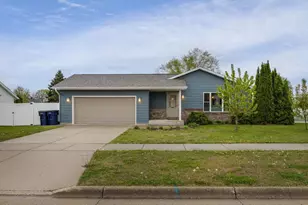 3631 Wildflower Ln, Janesville, WI 53548 - Photo 2