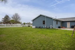 3631 Wildflower Ln, Janesville, WI 53548 - Photo 36