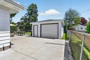 1315 S Pearl St, Janesville, WI 53546 - Photo 48