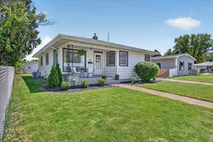 1315 S Pearl St, Janesville, WI 53546 - Photo 2