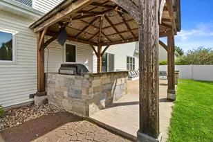 7105 Maple Point Dr, Madison, WI 53719 - Photo 44