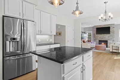 7105 Maple Point Drive, Madison, WI 53719 - Photo 10