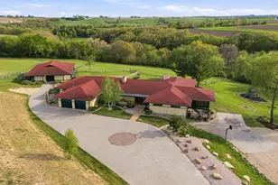 1049 Miller Rd, Mineral Point, WI 53565 - Photo 4