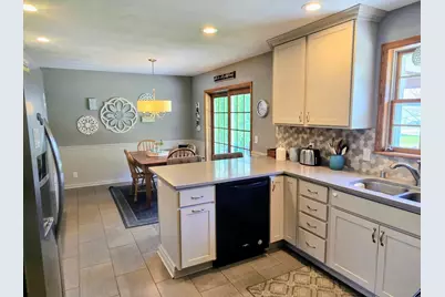 2913 Dartmouth Drive, Janesville, WI 53548 - Photo 4