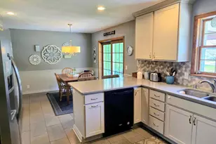 2913 Dartmouth Dr, Janesville, WI 53548 - Photo 4