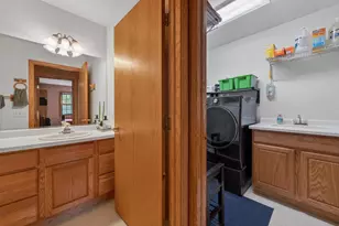 7113 Maple Point Dr, Madison, WI 53719 - Photo 42